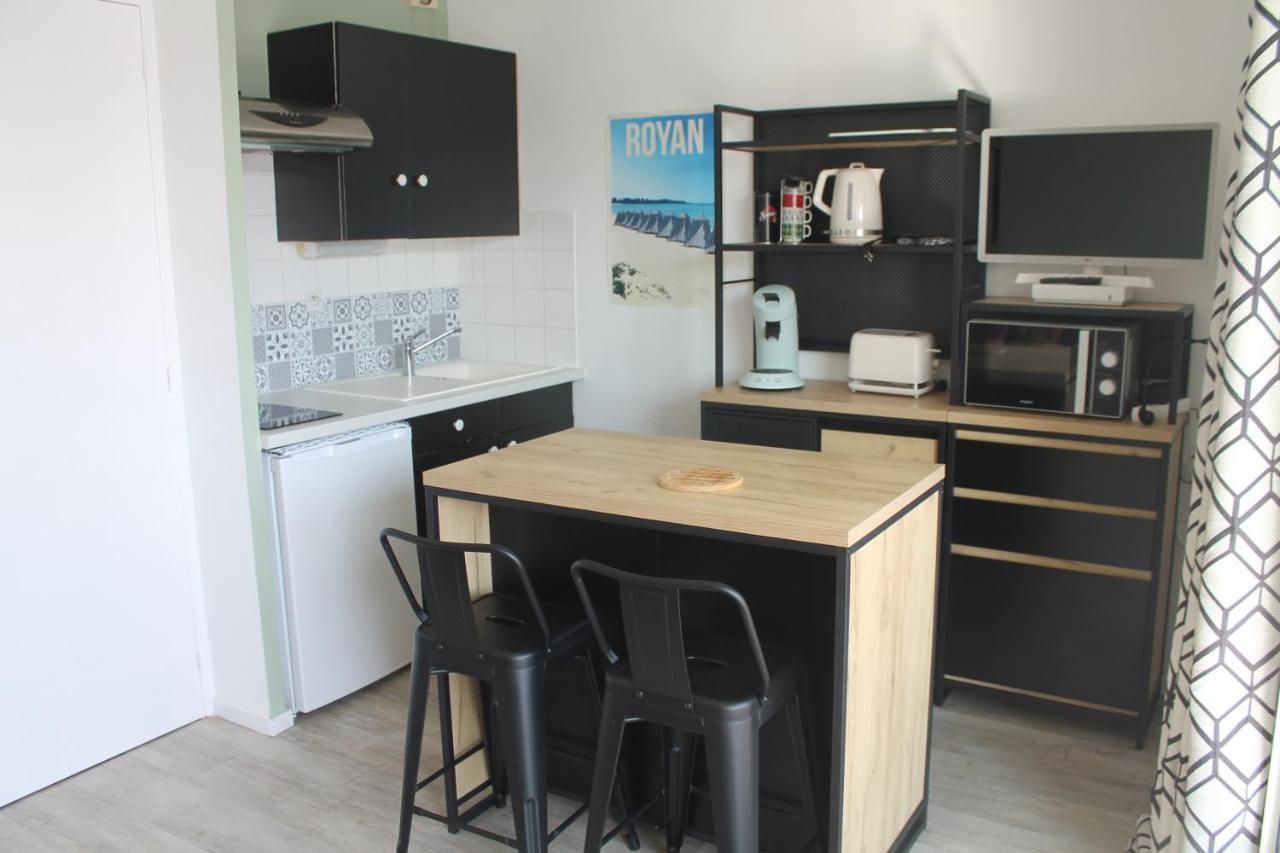 Studio Avec Parking Proche Plage Et Centre Apartamento Royan Exterior foto