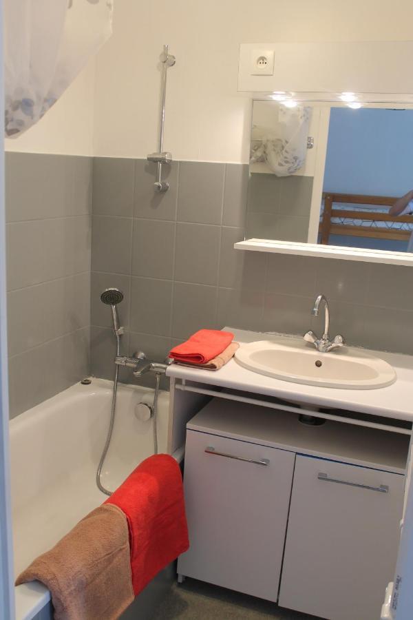 Studio Avec Parking Proche Plage Et Centre Apartamento Royan Exterior foto